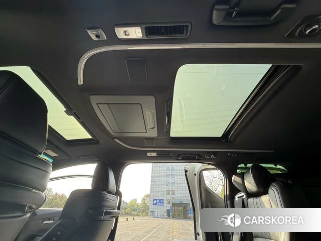 Toyota Alphard 2022 Белый из Китая, фото 2