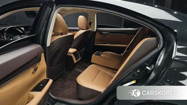 Lexus New ES300h 2018 Черный из Кореи, фото 2