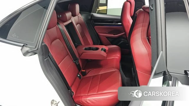 Porsche Makan EV 2025 Белый из Кореи, фото 2