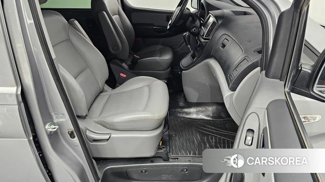 Hyundai The New Grand Starex 2021 Серебряный из Кореи, фото 2