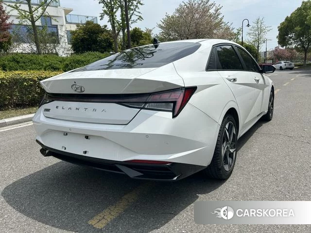 Hyundai Elantra 2021 Белый из Китая, фото 2