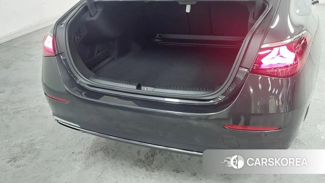 Mercedes-Benz E-Class W214 2024 Серый из Кореи, фото 2