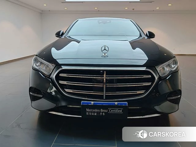 Mercedes-Benz E-Class 2025 Черный из Китая, фото 2