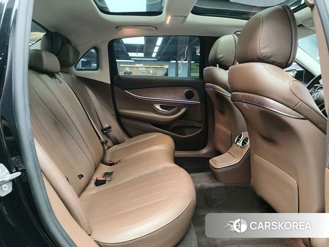 Mercedes-Benz E-Class 2021 Черный из Китая, фото 2