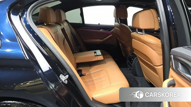 BMW 5 Series (G30) 2022 Черный из Кореи, фото 2