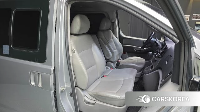 Hyundai The New Grand Starex 2018 Серебряный из Кореи, фото 2