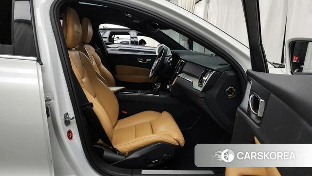 Volvo S60 3rd generation 2019 Белый из Кореи, фото 2