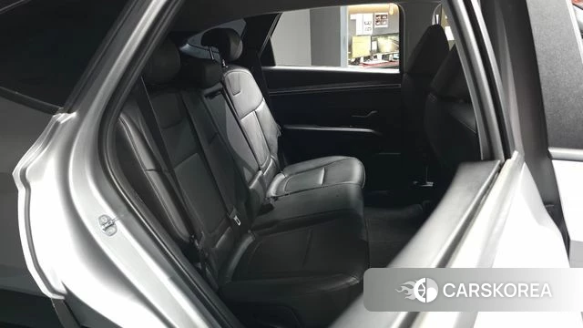 Hyundai Tucson (NX4) 2022 Серебристо-серый из Кореи, фото 2