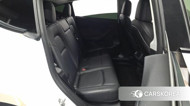 Tesla Model Y 2021 Белый из Кореи, фото 2