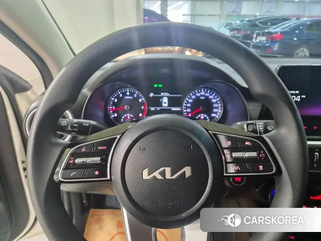 Kia The New K3 2nd generation 2022 Белый из Кореи, фото 2