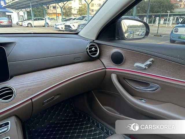Mercedes-Benz E-Class 2021 Черный из Китая, фото 2