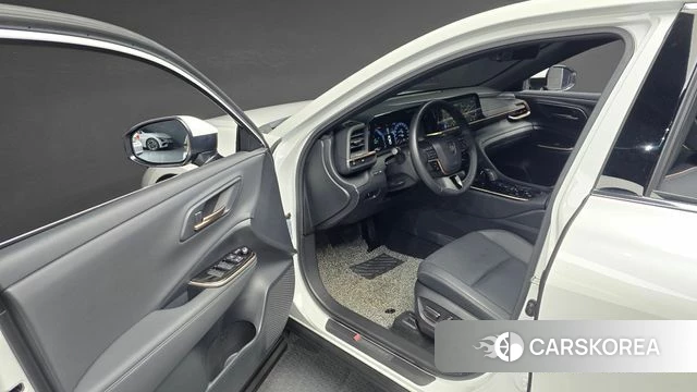 Toyota Crown Crossover 2024 Белый из Кореи, фото 2