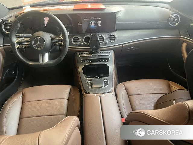 Mercedes-Benz E-Class 2023 Черный из Китая, фото 2