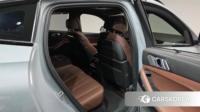 BMW X6 (G06) 2024 Серебристо-серый из Кореи, фото 2