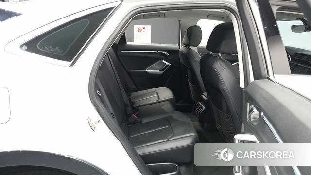 Audi Q3 (F3) 2020 Белый из Кореи, фото 2