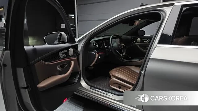 Mercedes-Benz E-Class W213 2021 Песочный из Кореи, фото 2