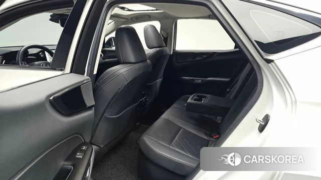 Lexus NX450h + 2nd generation 2022 Белый из Кореи, фото 2