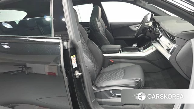 Audi Q8 (4M) 2024 Черный из Кореи, фото 2