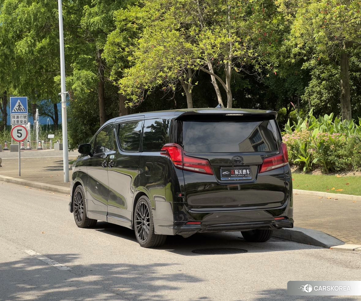 Toyota Alphard 2021 Черный из Китая, фото 2