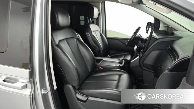 Hyundai Staria 2021 Серебристо-серый из Кореи, фото 2