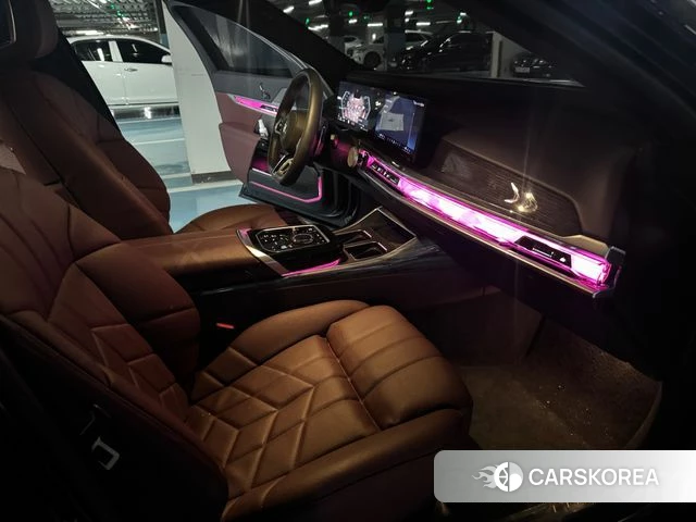 BMW 7 Series (G70) 2026 Черный из Кореи, фото 2