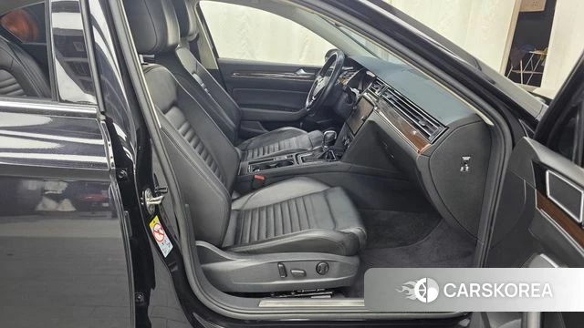 Volkswagen Passat GT (B8) 2018 Черный из Кореи, фото 2