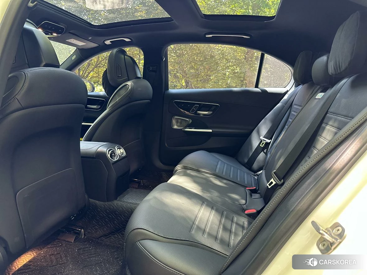 Mercedes-Benz C-class 2023 Белый из Китая, фото 2