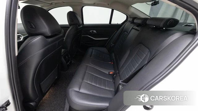 BMW 3 Series (G20) 2022 Белый из Кореи, фото 2