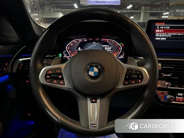 BMW 5 Series (G30) 2022 Серебристо-серый из Кореи, фото 2