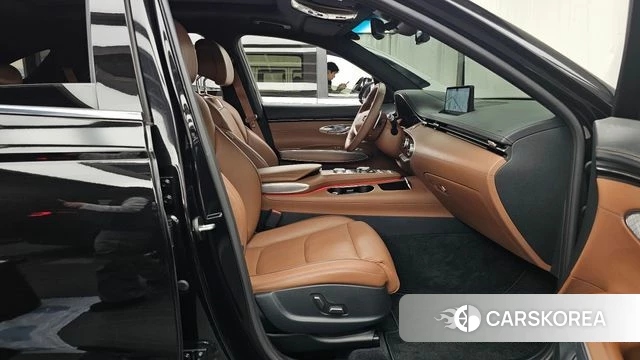 Genesis GV70 2021 Черный из Кореи, фото 2