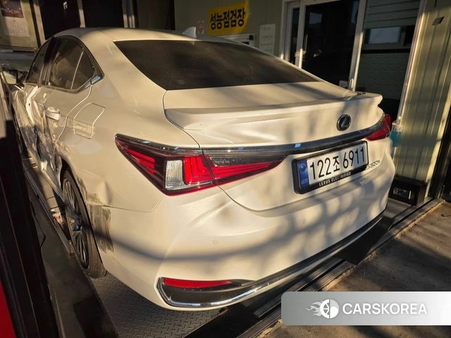 Lexus ES300h 7th generation 2025 Белый из Кореи, фото 2
