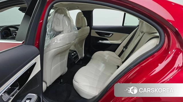 Mercedes-Benz E-Class W214 2025 Красный из Кореи, фото 2
