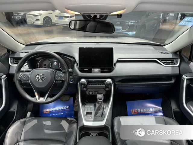 Toyota Wildlander 2021 Серебристо-серый из Китая, фото 2