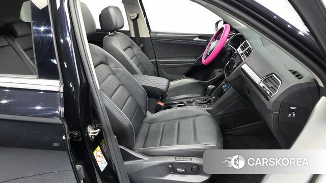 Volkswagen Tiguan second Generation 2020 Черный из Кореи, фото 2