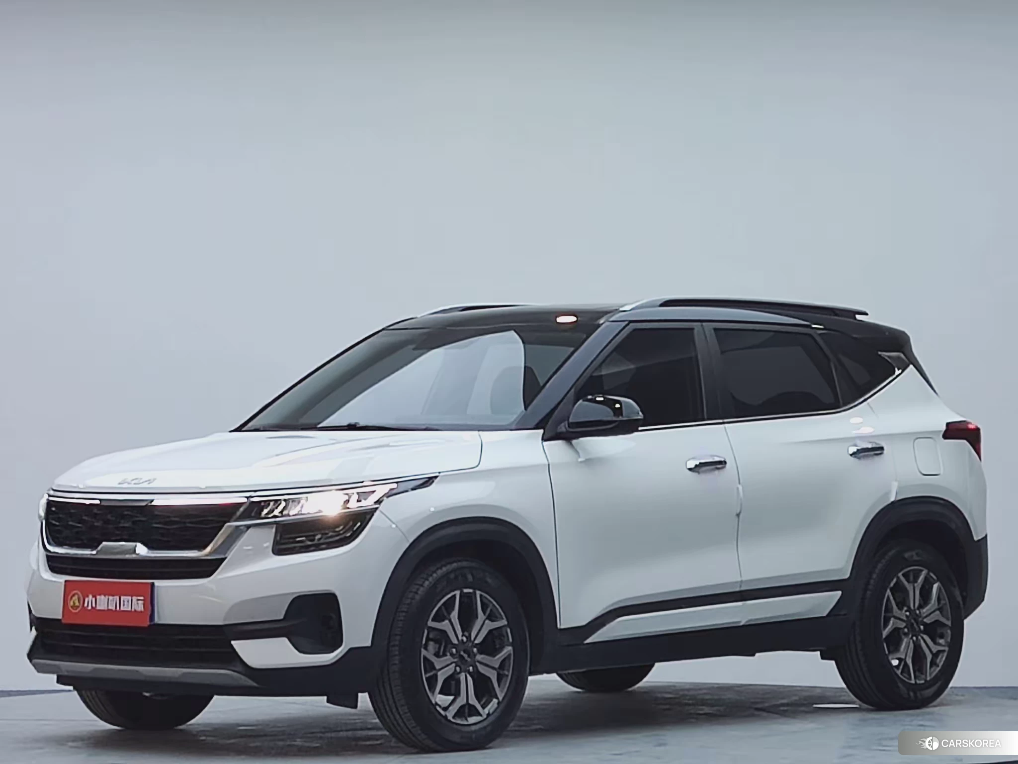 Kia KX3 2021 Белый из Китая, фото 2