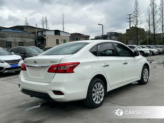 Nissan Sylphy 2022 Белый из Китая, фото 2