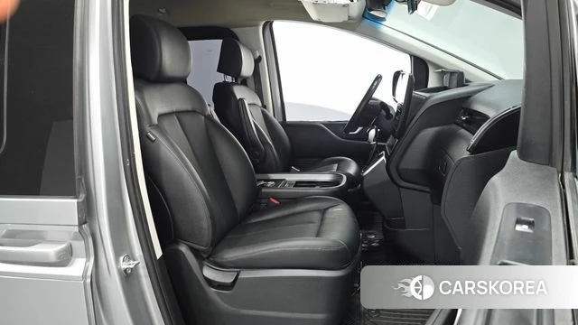 Hyundai Staria 2021 Серебряный из Кореи, фото 2