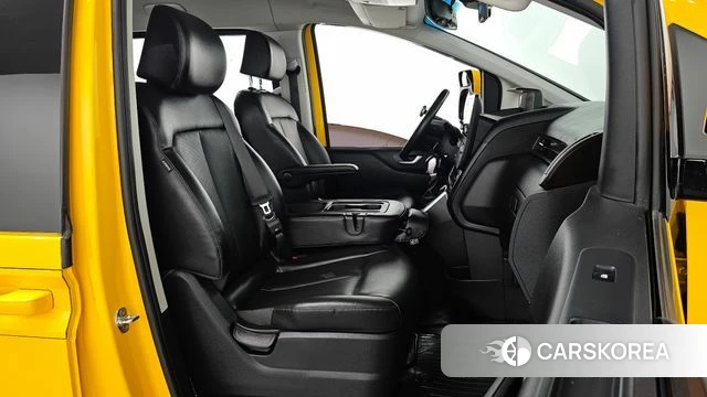 Hyundai Staria 2022 Желтый из Кореи, фото 2