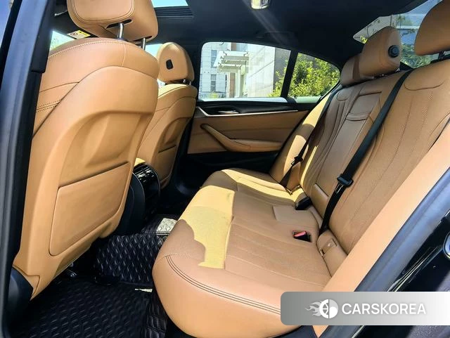 BMW 5 series 2021 Серебристо-серый из Китая, фото 2