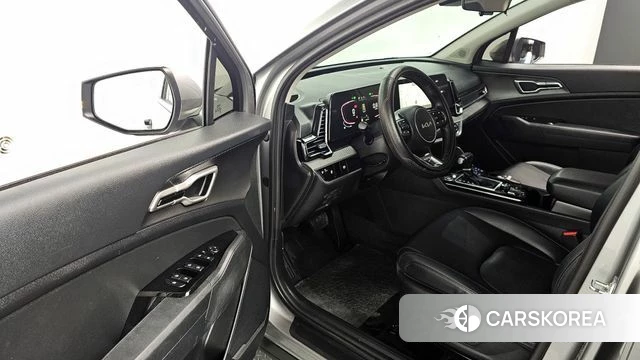Kia Sportage 5th Generation 2021 Серебряный из Кореи, фото 2