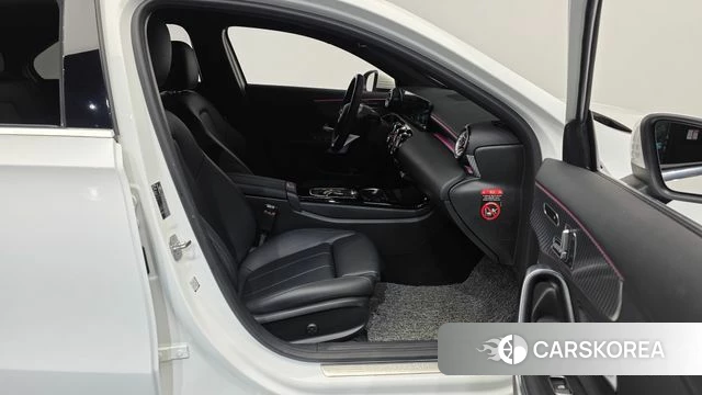 Mercedes-Benz A-Class W177 2025 Белый из Кореи, фото 2