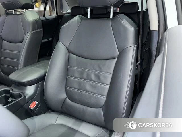 Toyota RAV4 2023 Белый из Китая, фото 2