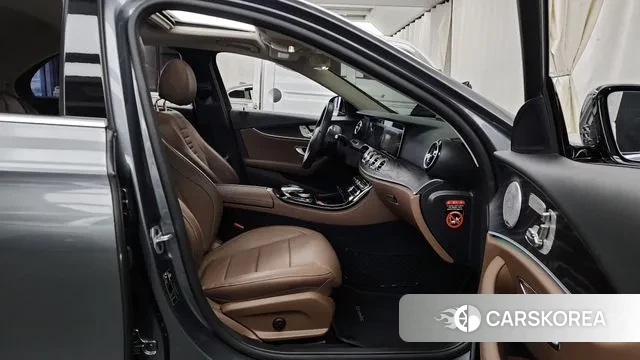 Mercedes-Benz E-Class W213 2019 Серый из Кореи, фото 2
