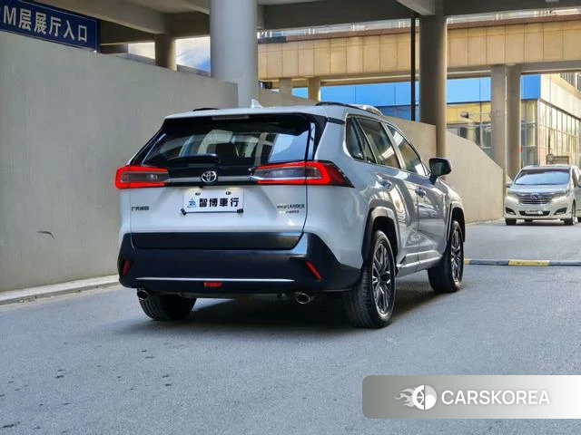 Toyota Wildlander 2023 Белый из Китая, фото 2