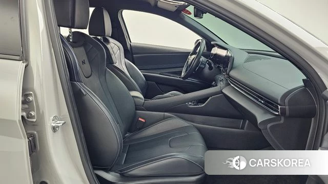 Hyundai Avante (CN7) 2021 Серебристо-серый из Кореи, фото 2