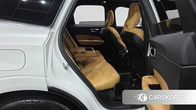 Volvo XC60 second Generation 2020 Белый из Кореи, фото 2