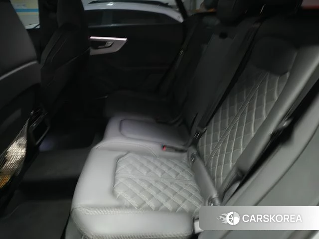 Audi Q8 (4M) 2026 Белый из Кореи, фото 2