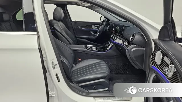 Mercedes-Benz E-Class W213 2019 Белый из Кореи, фото 2