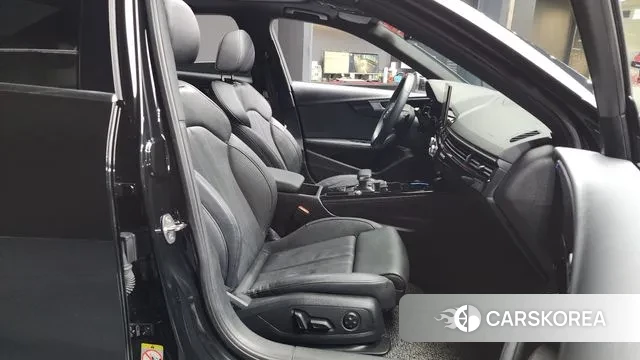 Audi A4 (B9) 2022 Черный из Кореи, фото 2