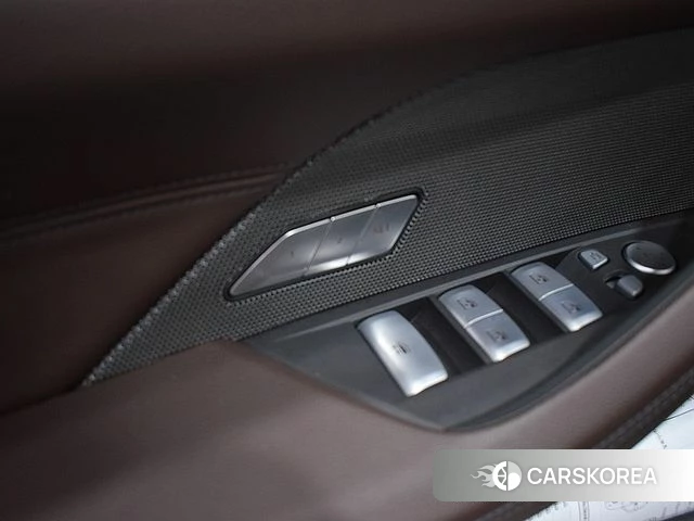 BMW 4 Series (G22) 2025 Черный из Кореи, фото 2